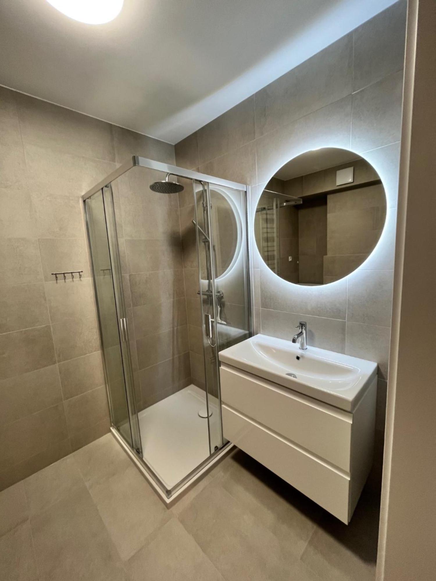 Apartament Julia 1-4 Os Starowapiennikowa 42A Z Balkonem I Klimatyzacja Kielce Bagian luar foto