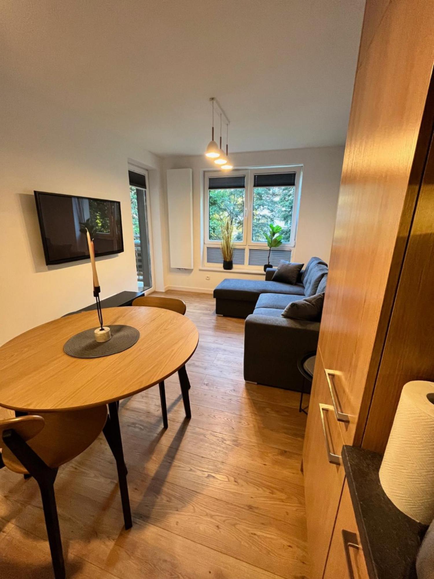 Apartament Julia 1-4 Os Starowapiennikowa 42A Z Balkonem I Klimatyzacja Kielce Bagian luar foto