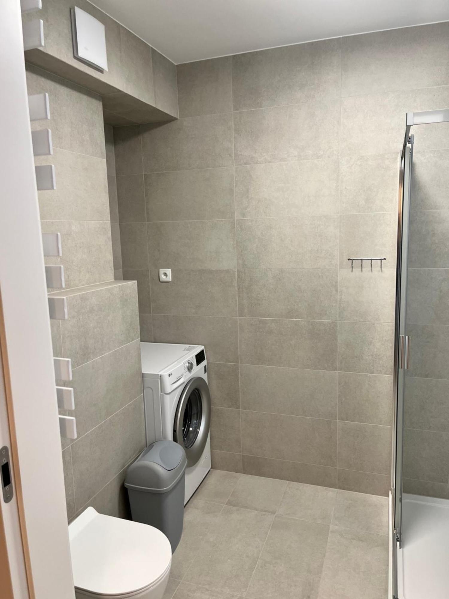Apartament Julia 1-4 Os Starowapiennikowa 42A Z Balkonem I Klimatyzacja Kielce Bagian luar foto